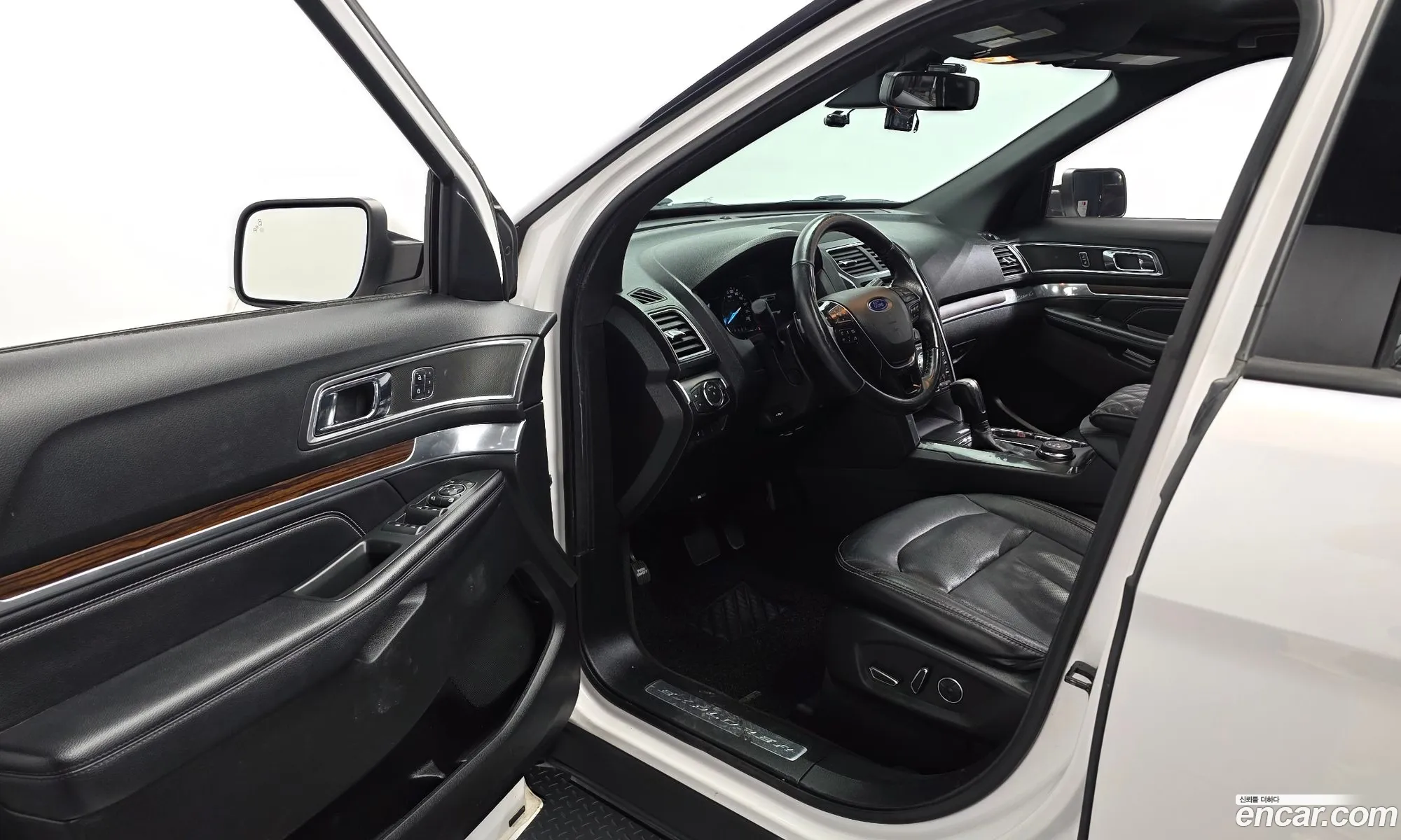 Ford Explorer 2017 1FM5K8FH6HGC72031 — 4