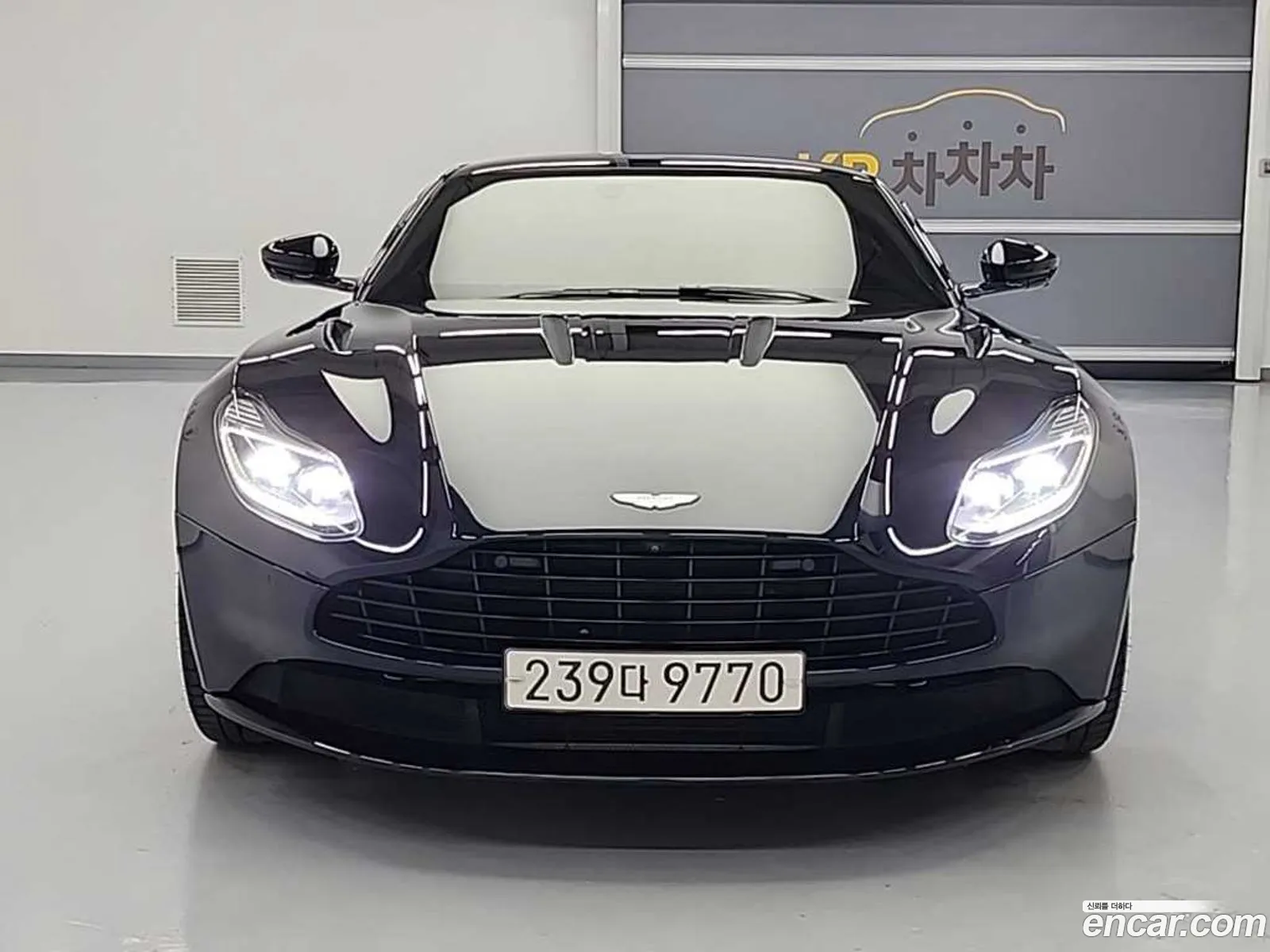 Aston Martin DB11 2017 — 4