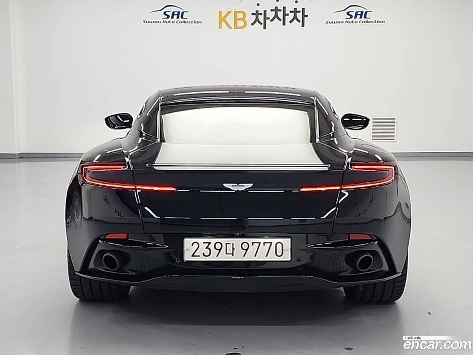 Aston Martin DB11 2017 — 7