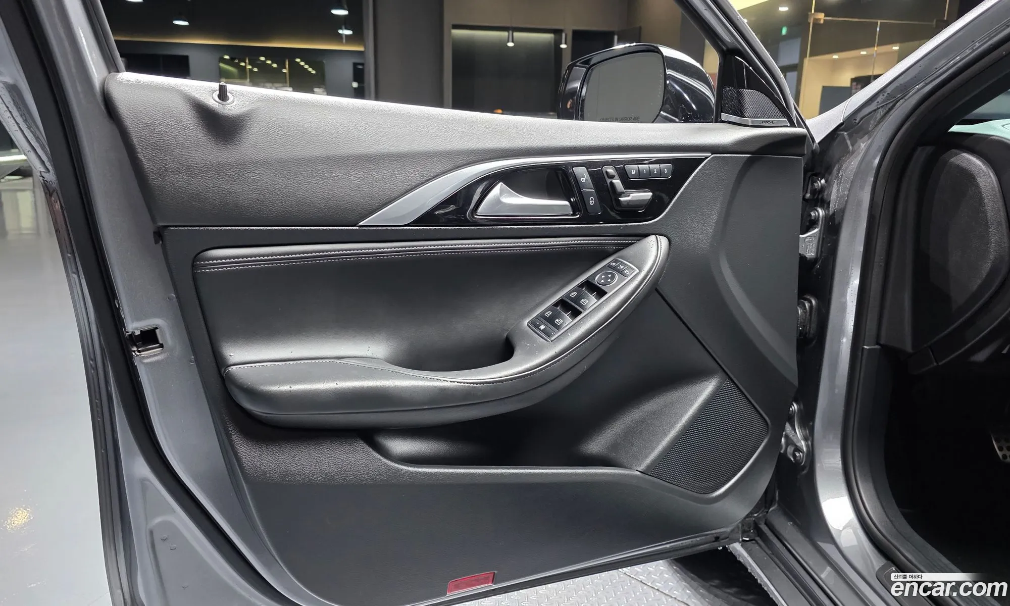 Infiniti Q30