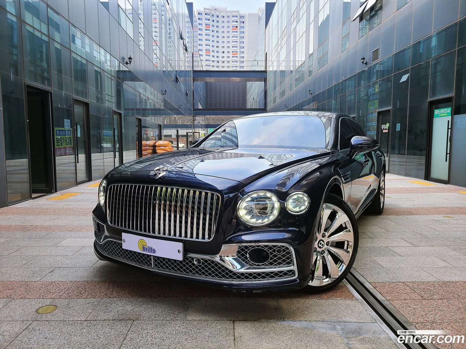 Bentley Flying Spur 2021 — 19