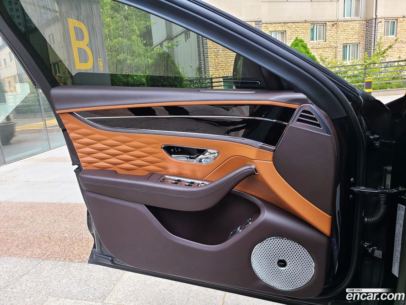 Bentley Flying Spur 2021 — 16