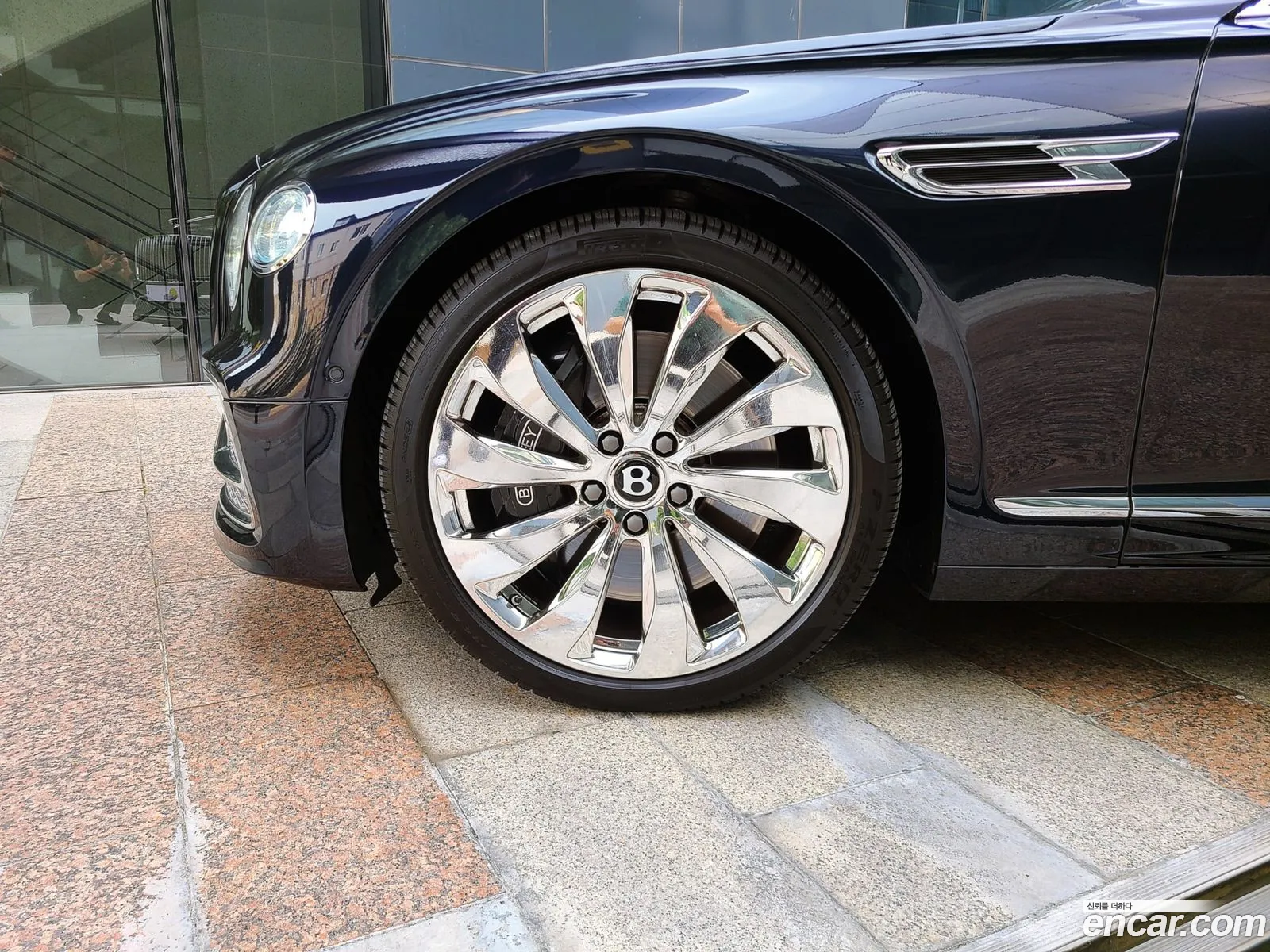 Bentley Flying Spur 2021 — 11