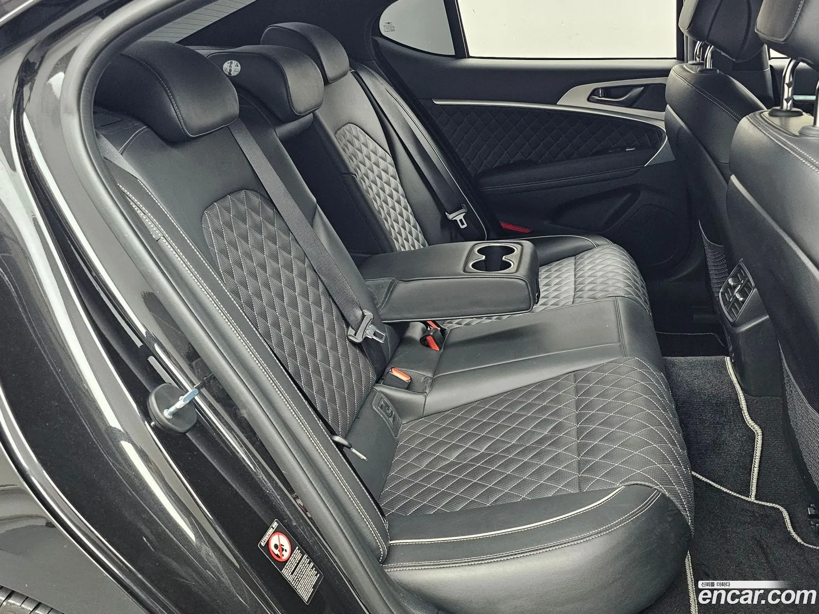 Genesis G70 2017 — 16