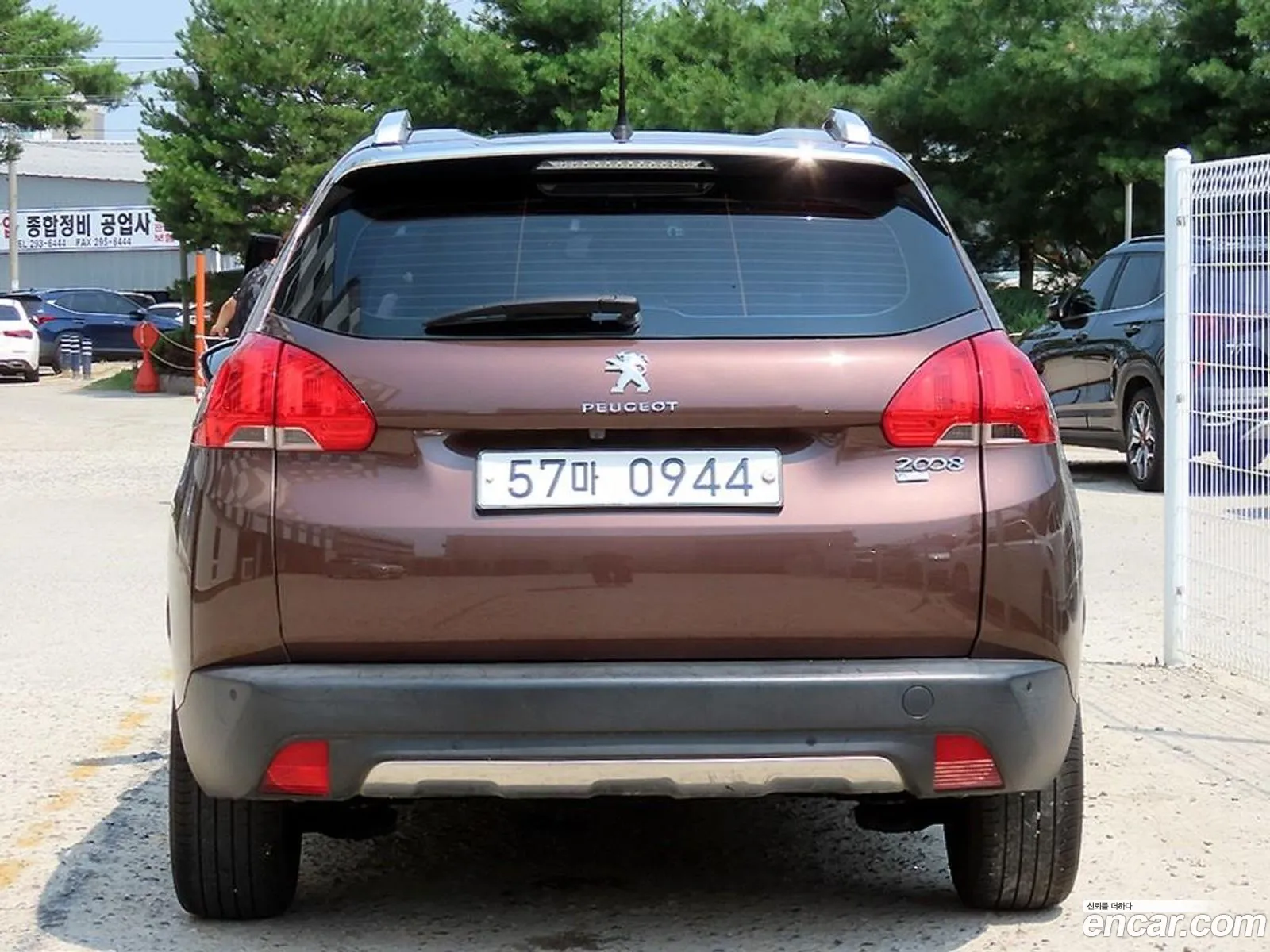 Peugeot 2008 2015 — 17
