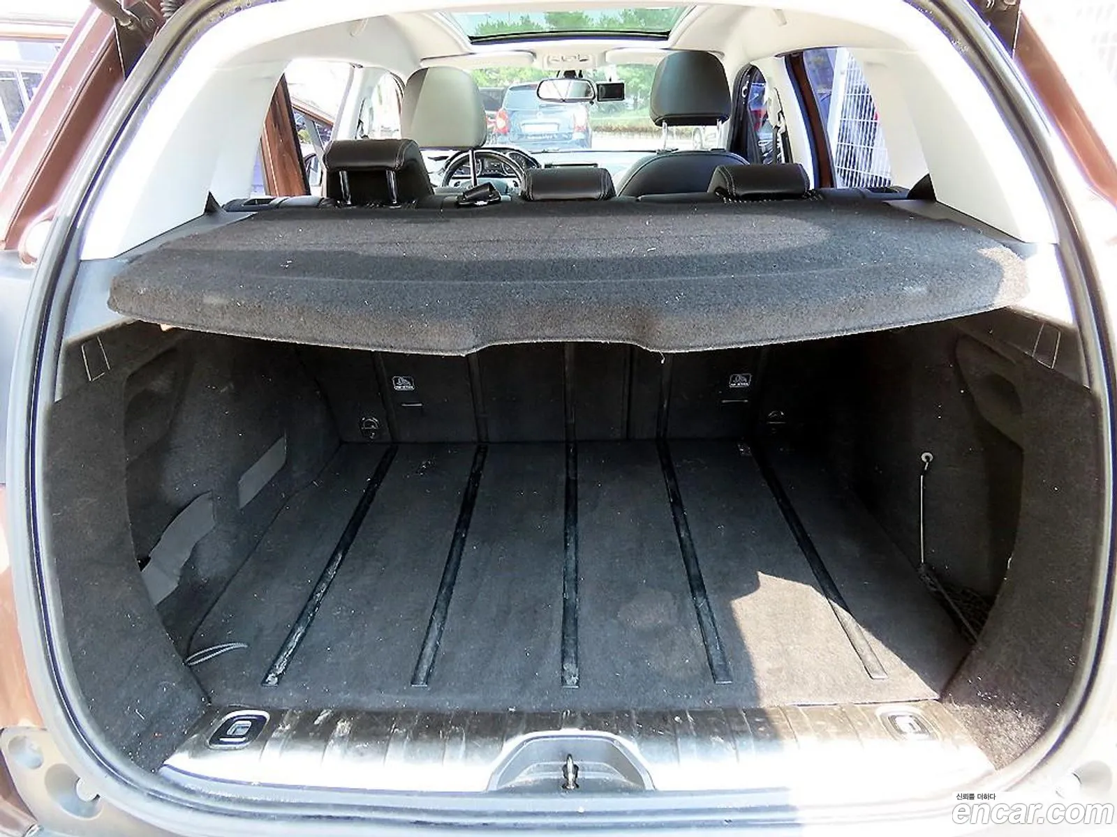 Peugeot 2008 2015 — 8