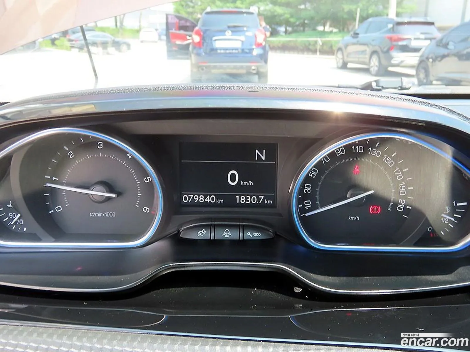 Peugeot 2008 2015 — 12