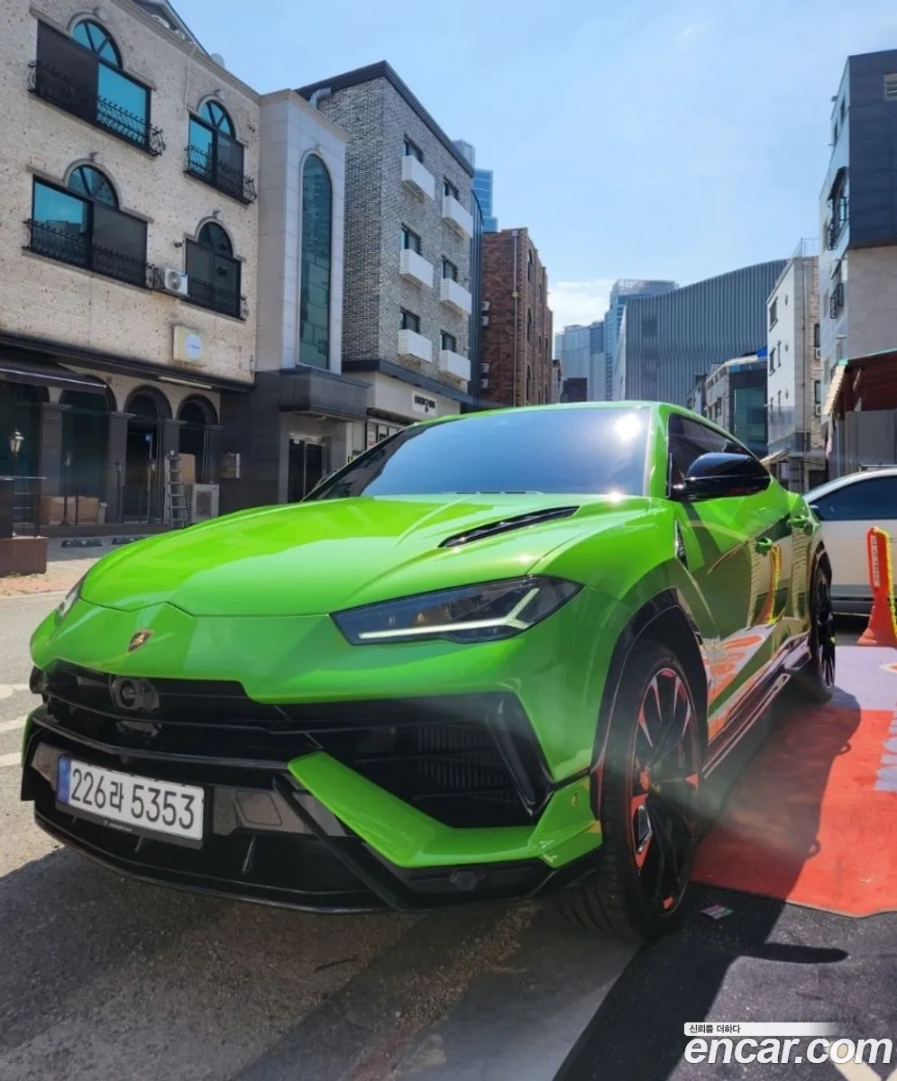 Lamborghini Urus 2023 — 10
