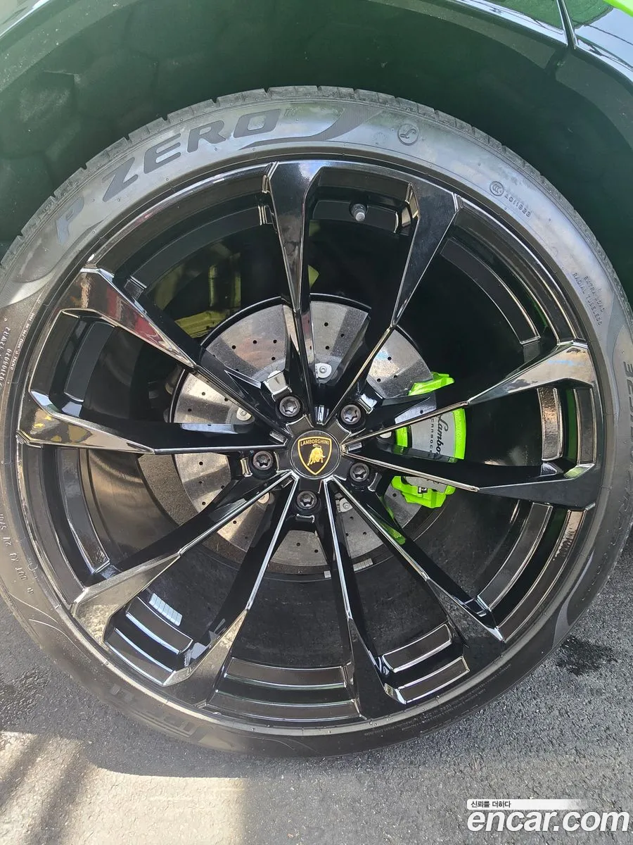Lamborghini Urus 2023 — 4