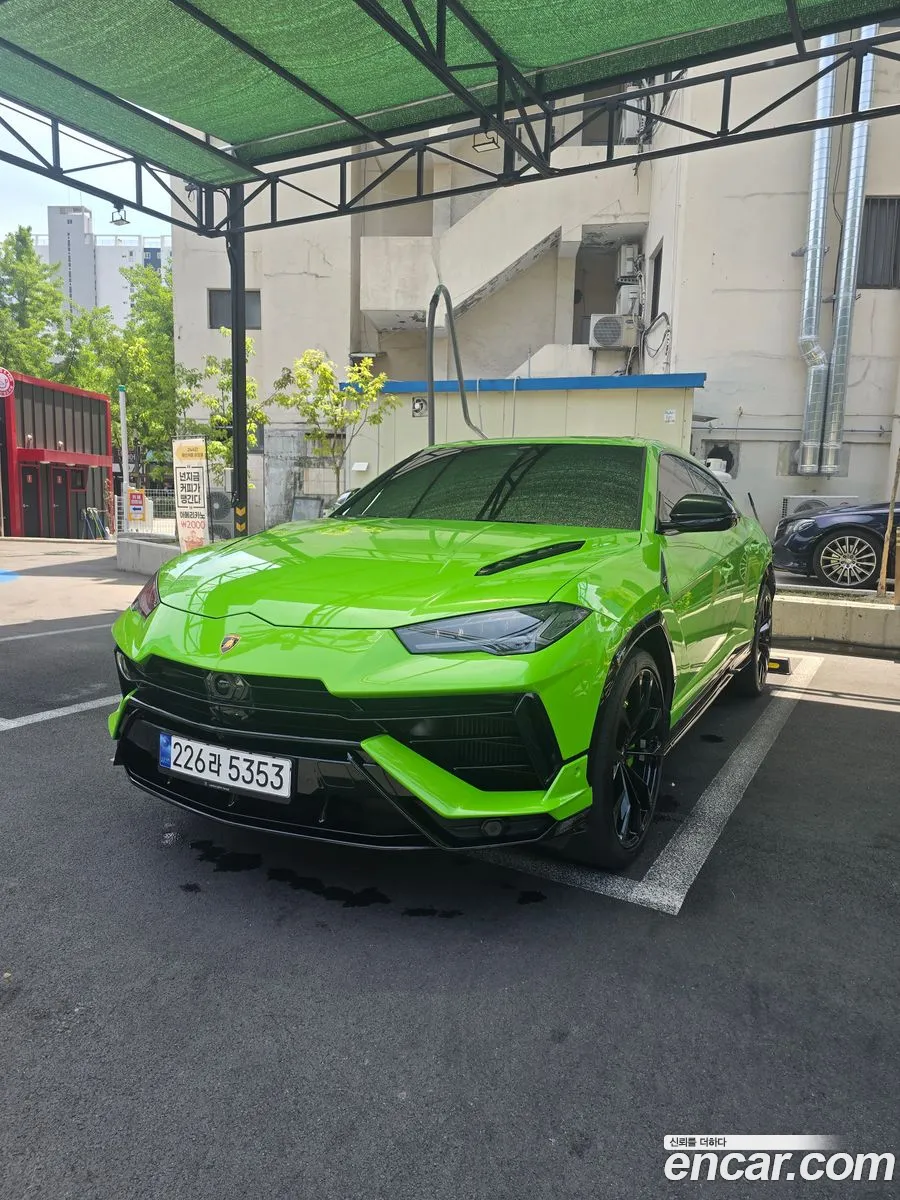 Lamborghini Urus 2023 — 11
