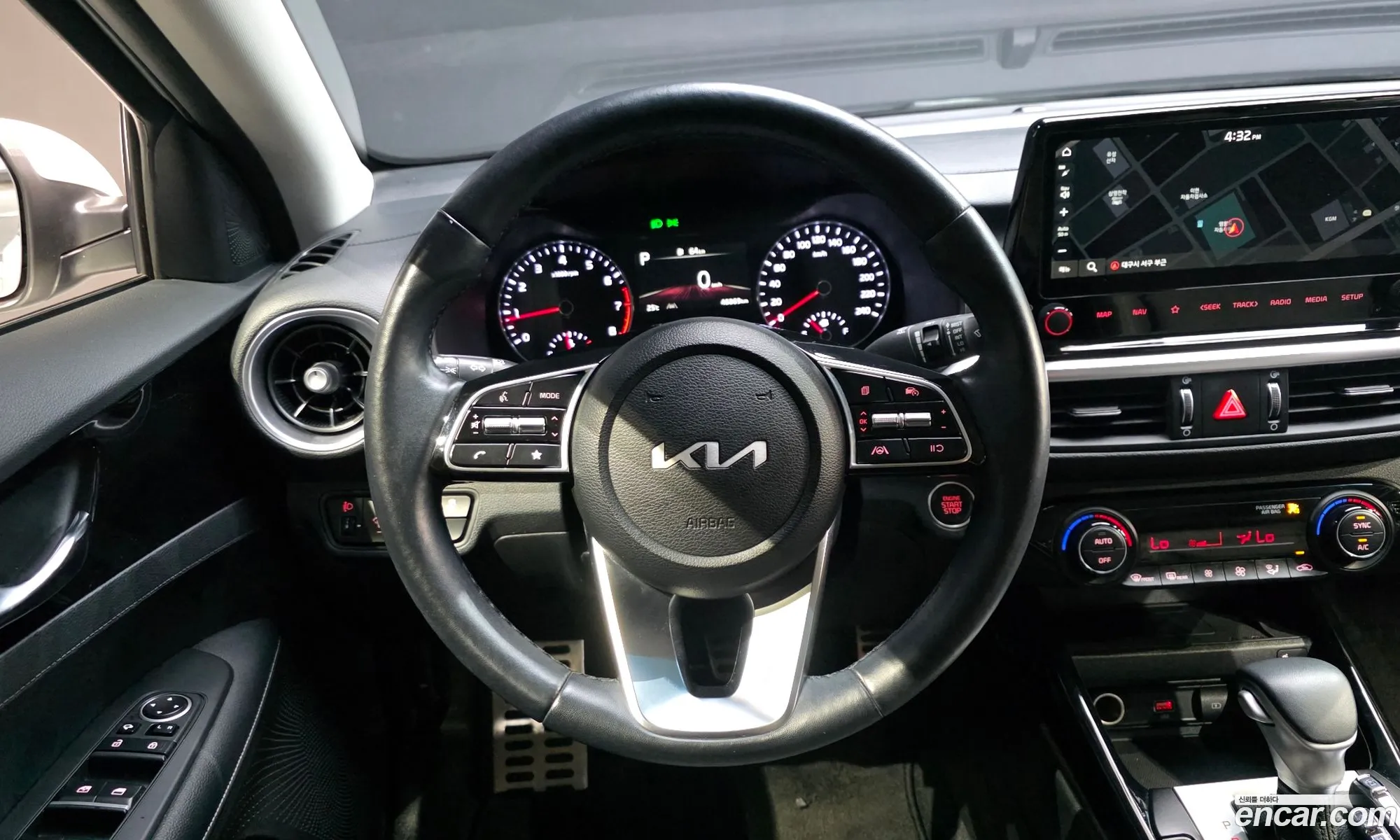 Kia K3 2023 — 3