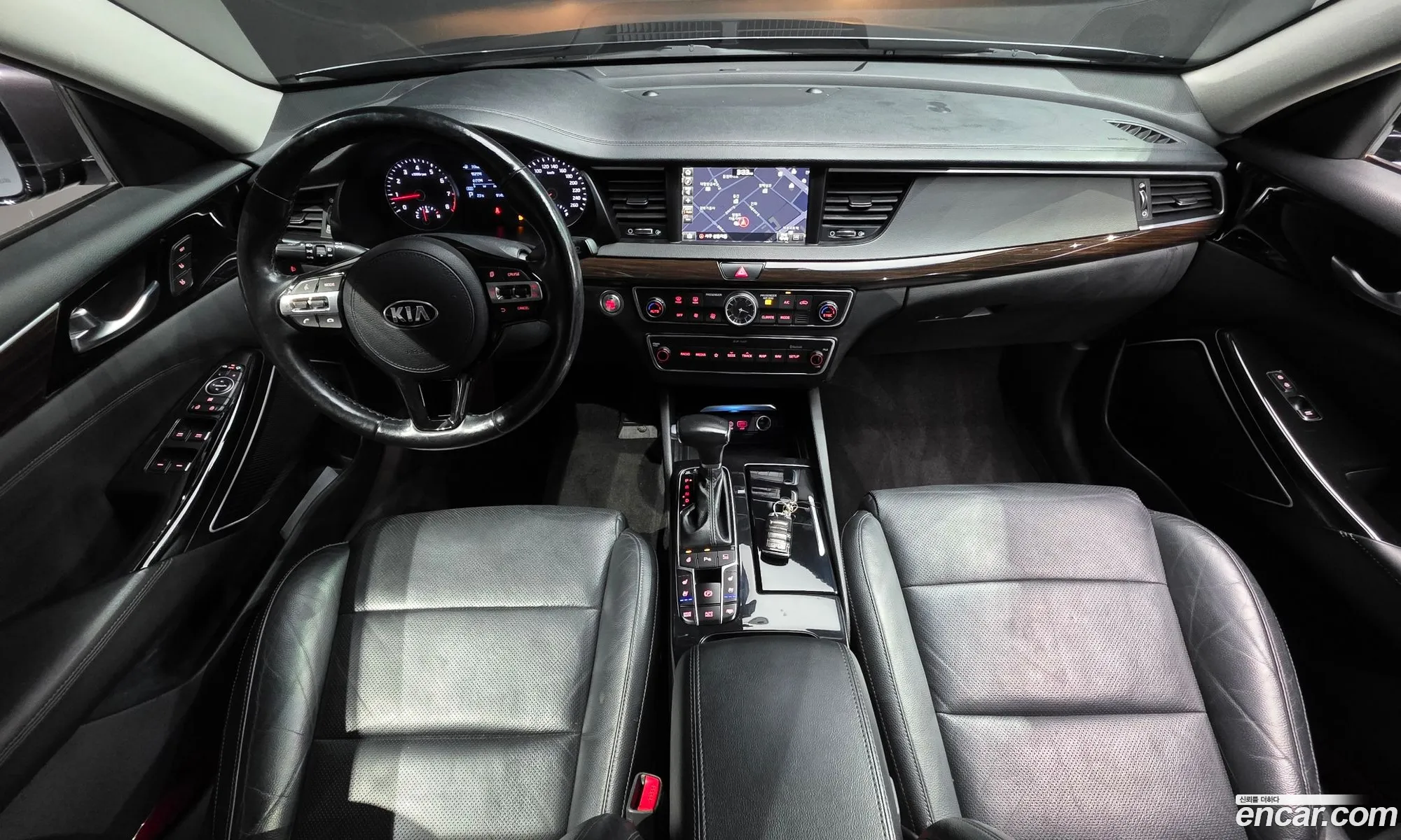Kia K7 2018 KNALB415BJA145587 — 8