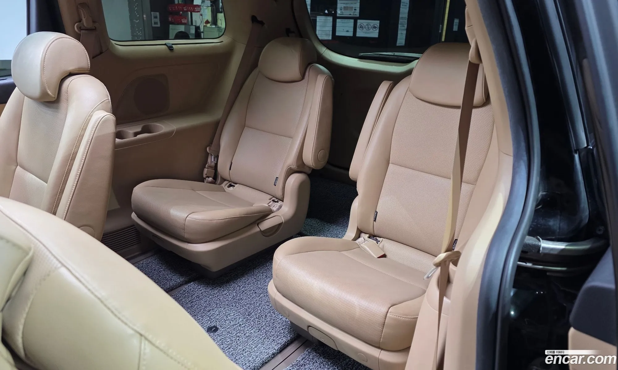 Kia Carnival 2016 — 9