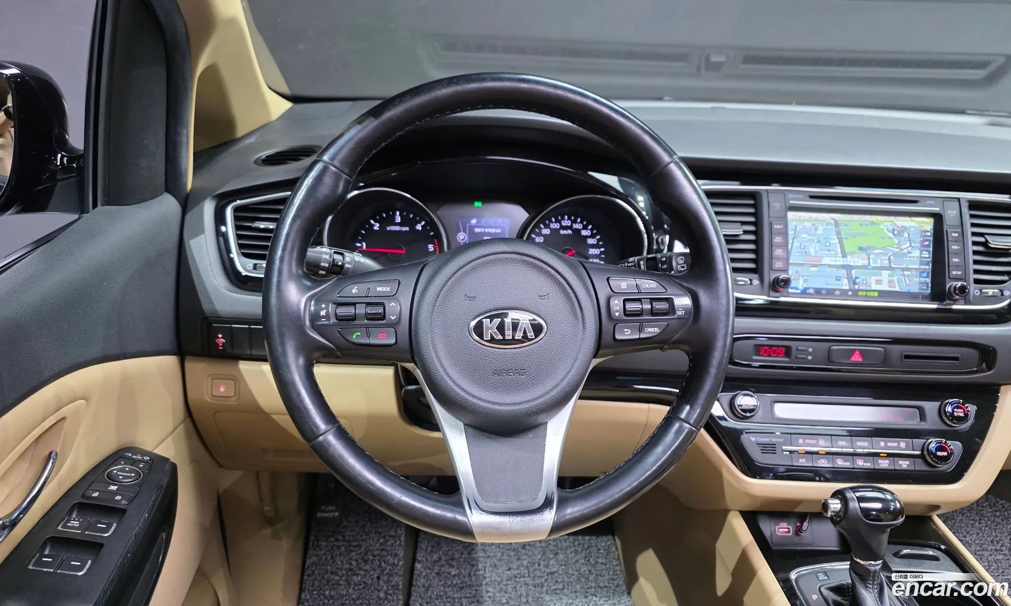 Kia Carnival 2016 — 10