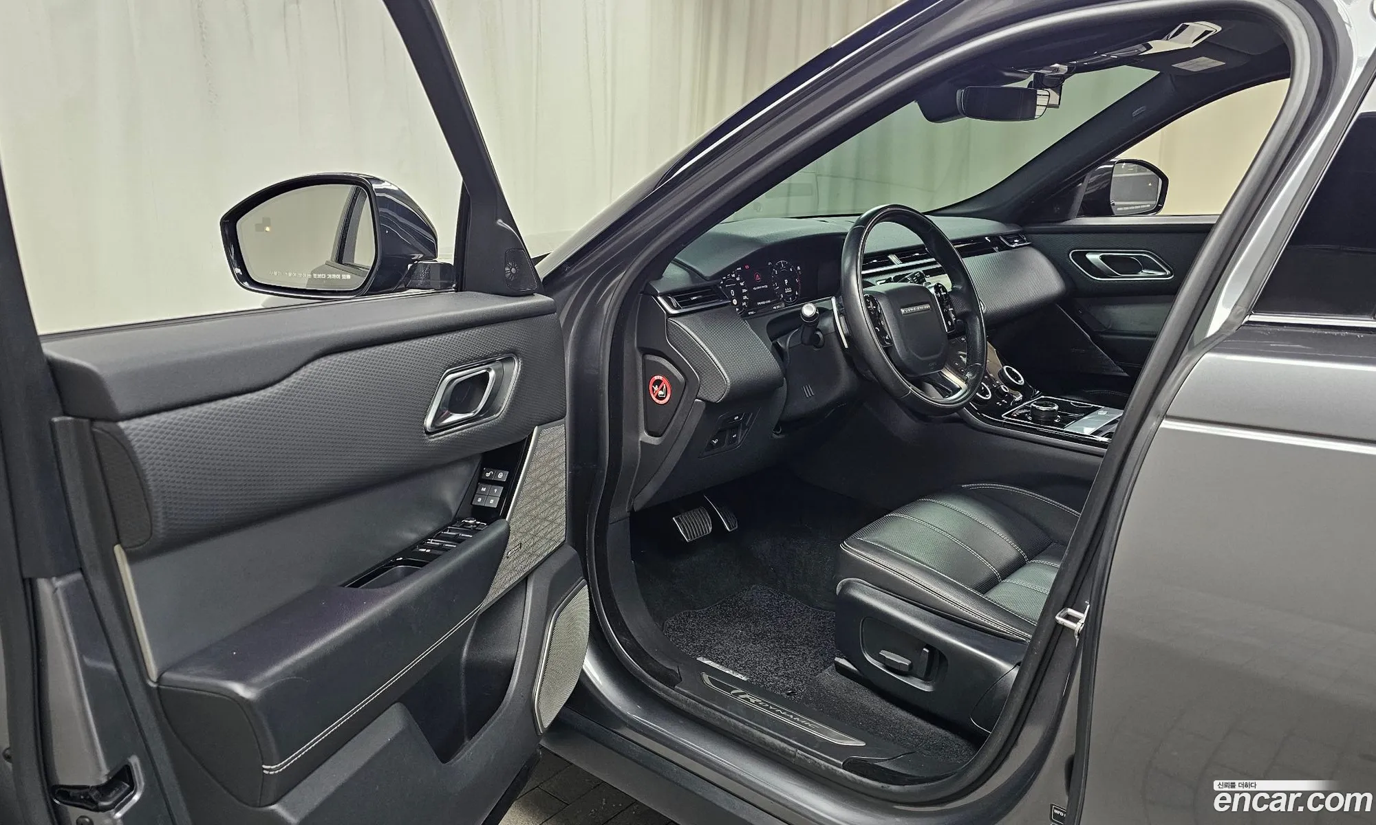 Land Rover Range Rover Velar 2019 — 10