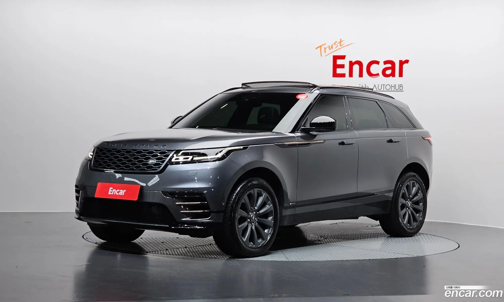 Land Rover Range Rover Velar 2019 — 14