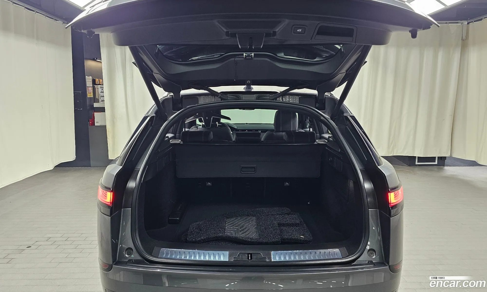 Land Rover Range Rover Velar 2019 — 2