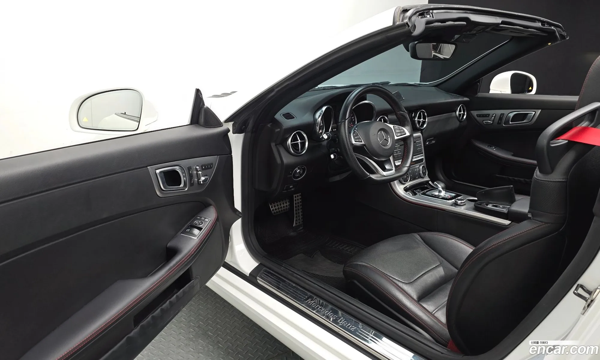 Mercedes-Benz SLC-Class R172 2017 WDDPK3EA1HF130184 — 15