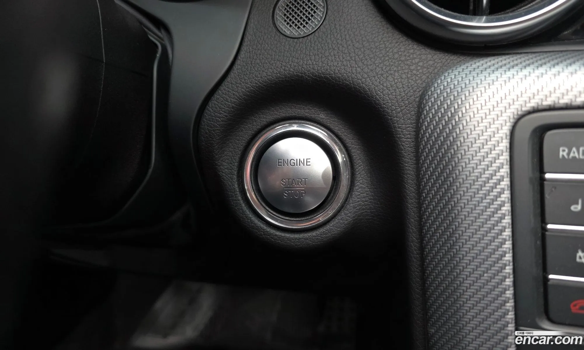 Mercedes-Benz SLC-Class R172 2017 WDDPK3EA1HF130184 — 3