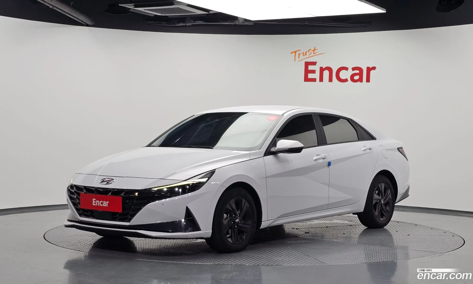 Hyundai Elantra 2022 — 2