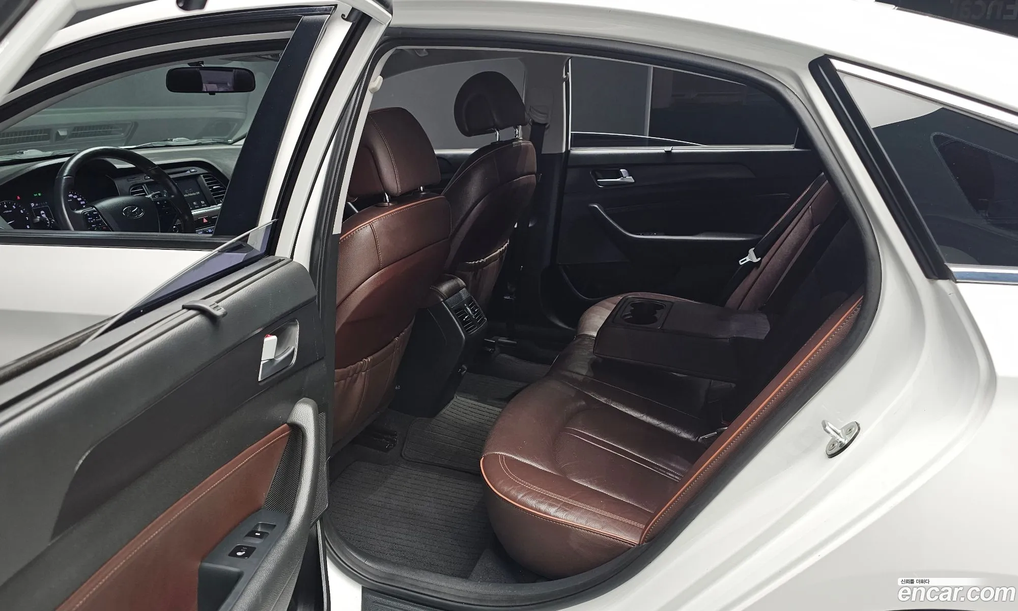 Hyundai LF Sonata 2016 — 2