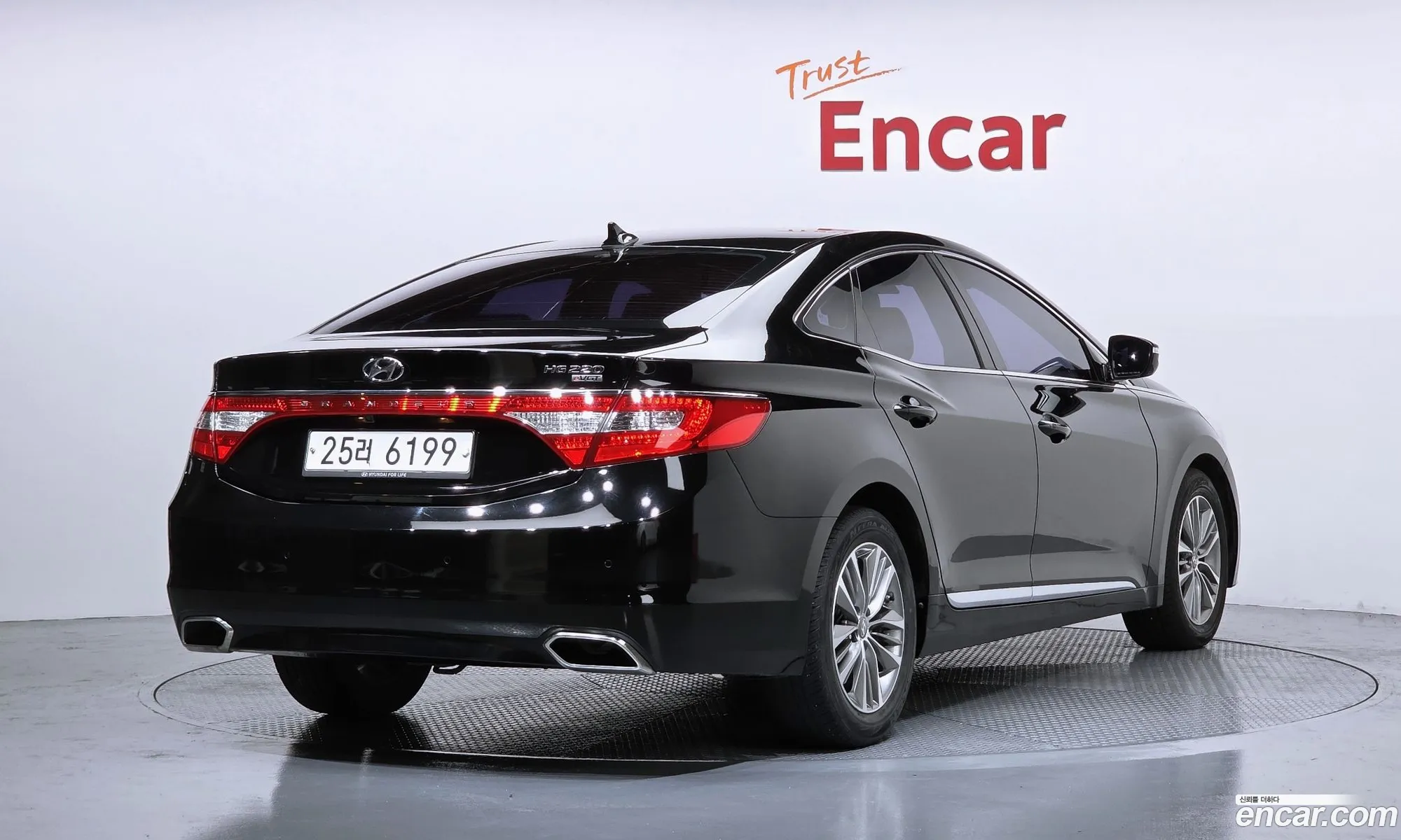 Hyundai Grandeur HG 2014 — 17