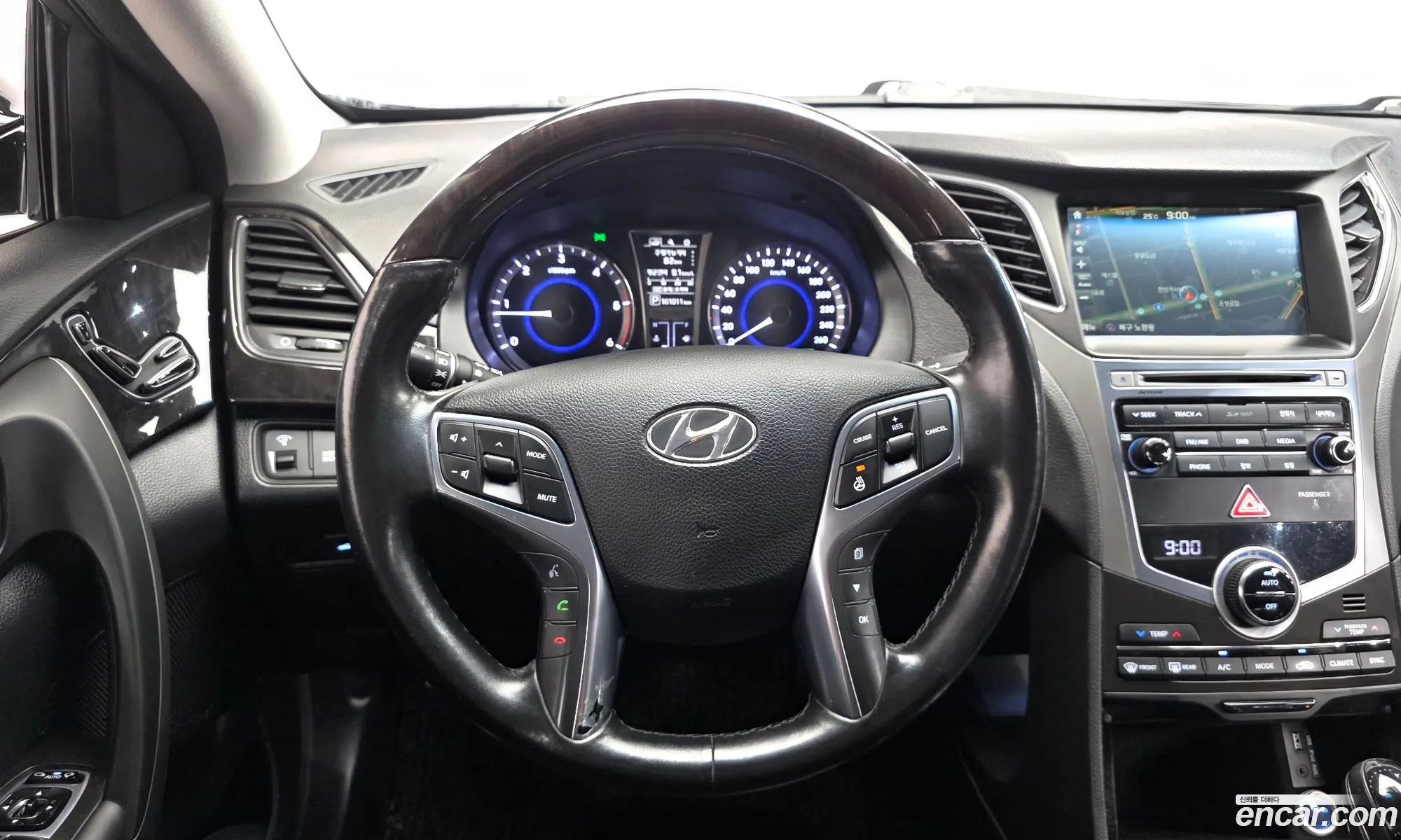 Hyundai Grandeur HG 2014 — 23
