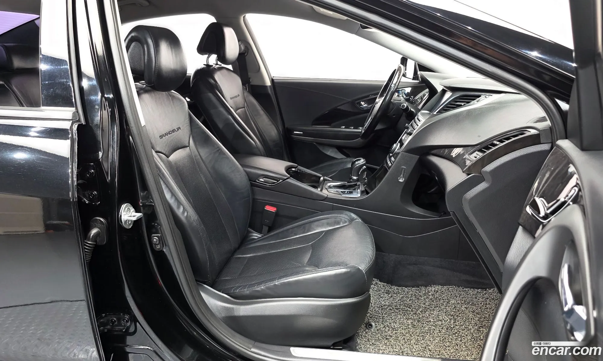 Hyundai Grandeur HG 2014 — 19