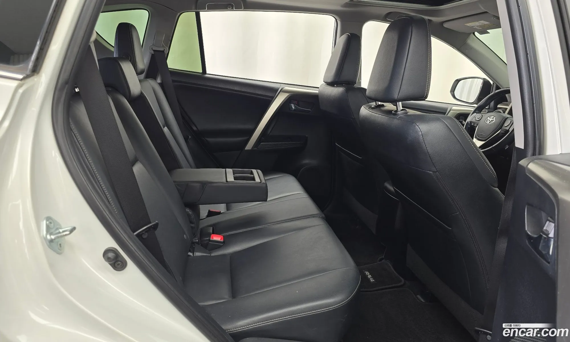 Toyota RAV4 2014 JTMDFREV8ED086389 — 6