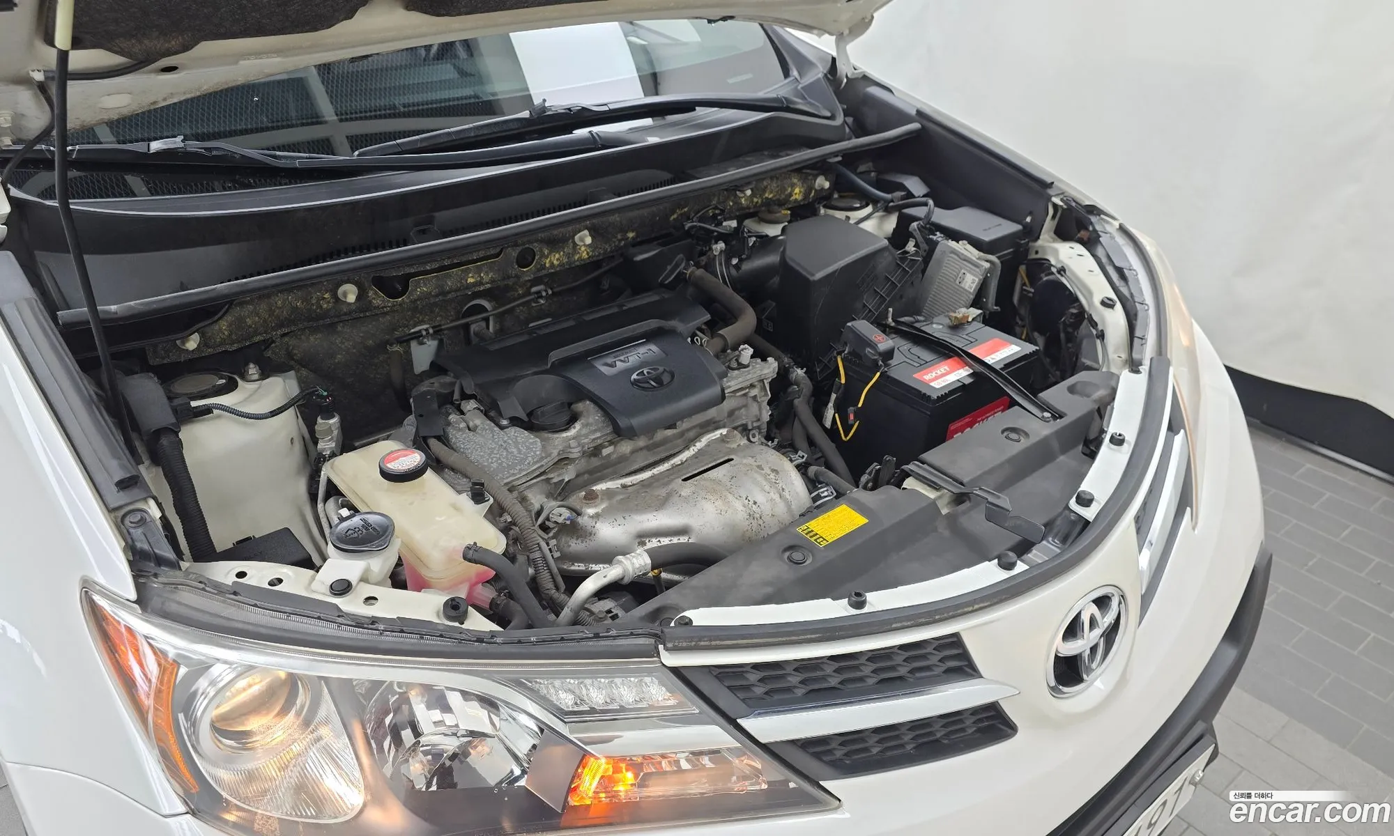 Toyota RAV4 2014 JTMDFREV8ED086389 — 16