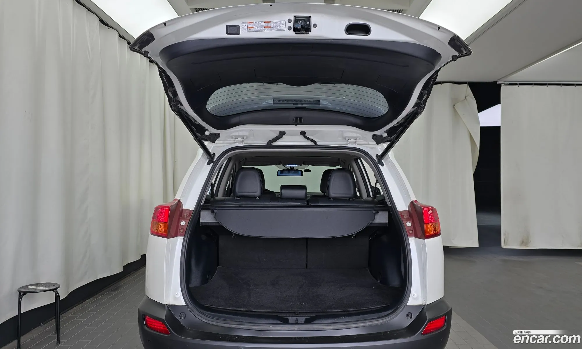 Toyota RAV4 2014 JTMDFREV8ED086389 — 9
