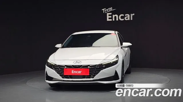 Hyundai Elantra 2021 — 2