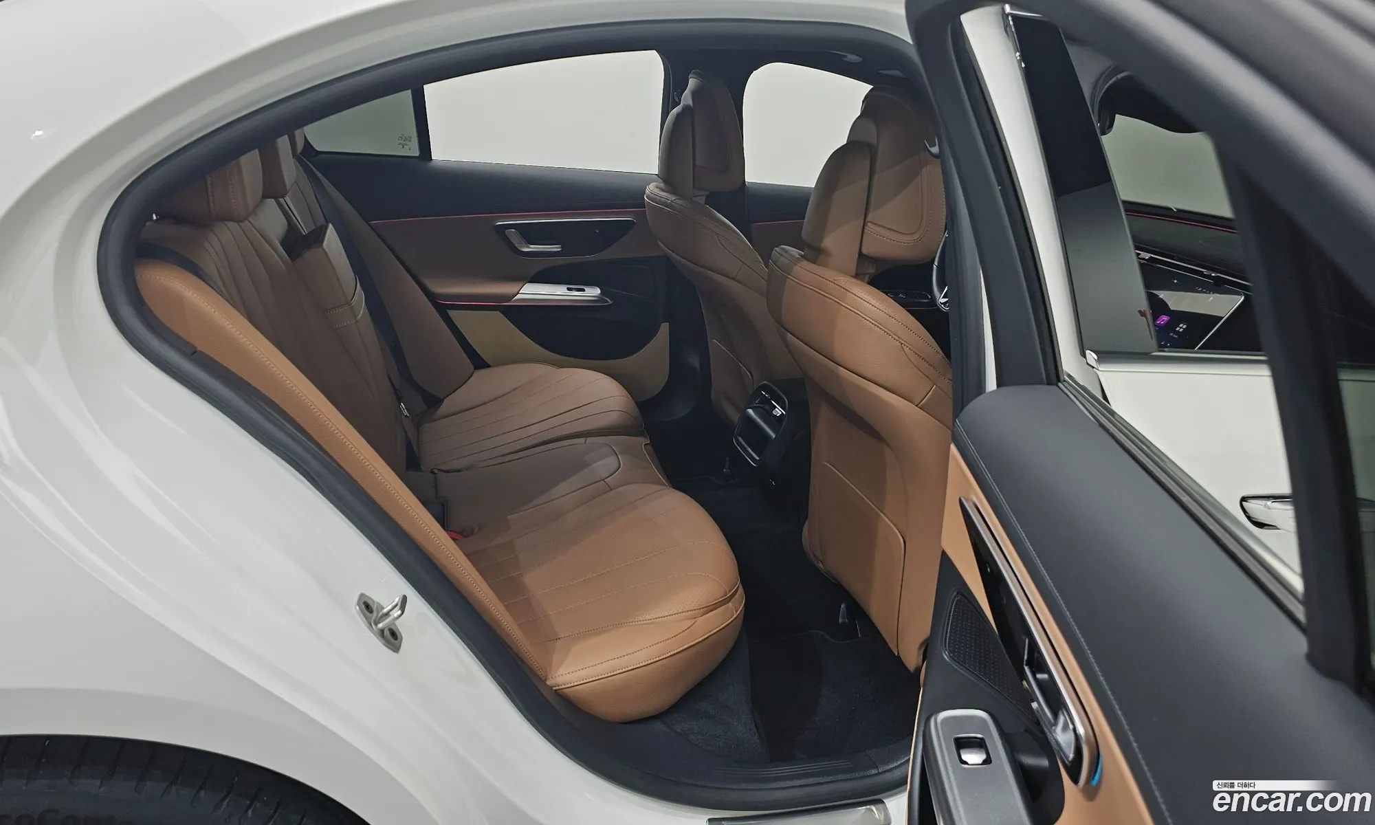 Mercedes-Benz E-Class W214 2025 — 15