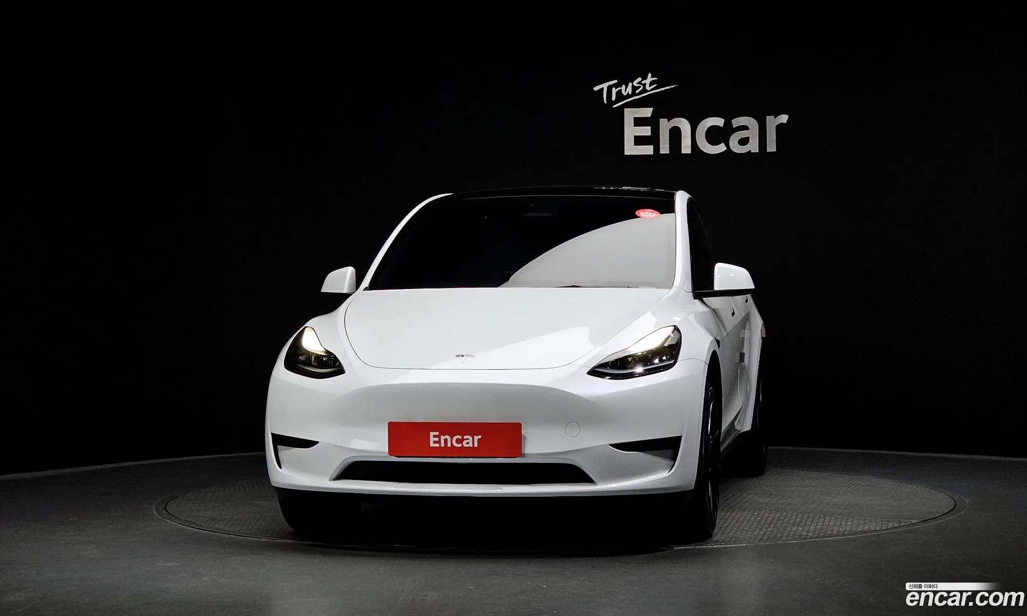 Tesla Model Y 2024 — 12