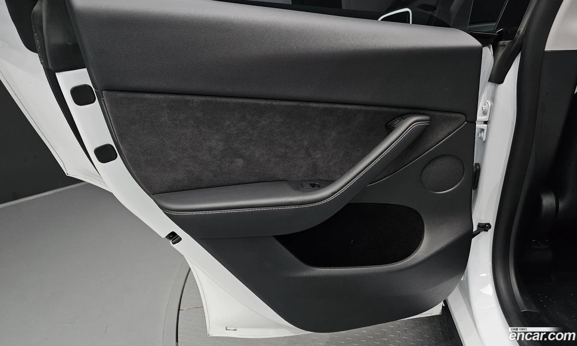 Tesla Model Y 2024 — 14