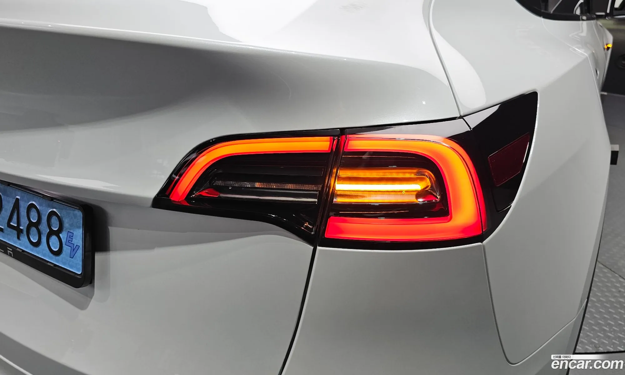 Tesla Model Y 2024 — 30