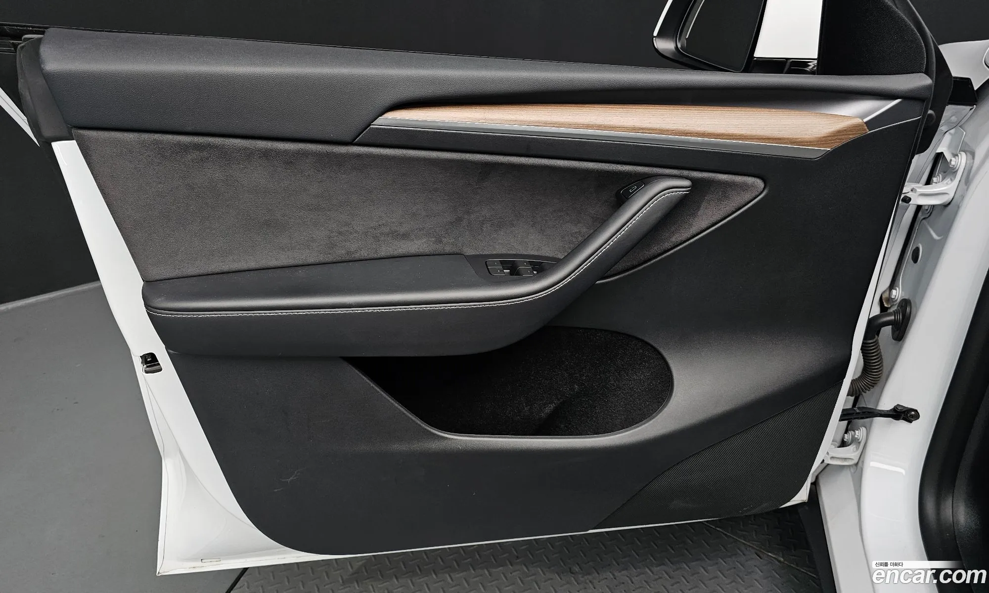 Tesla Model Y 2024 — 5