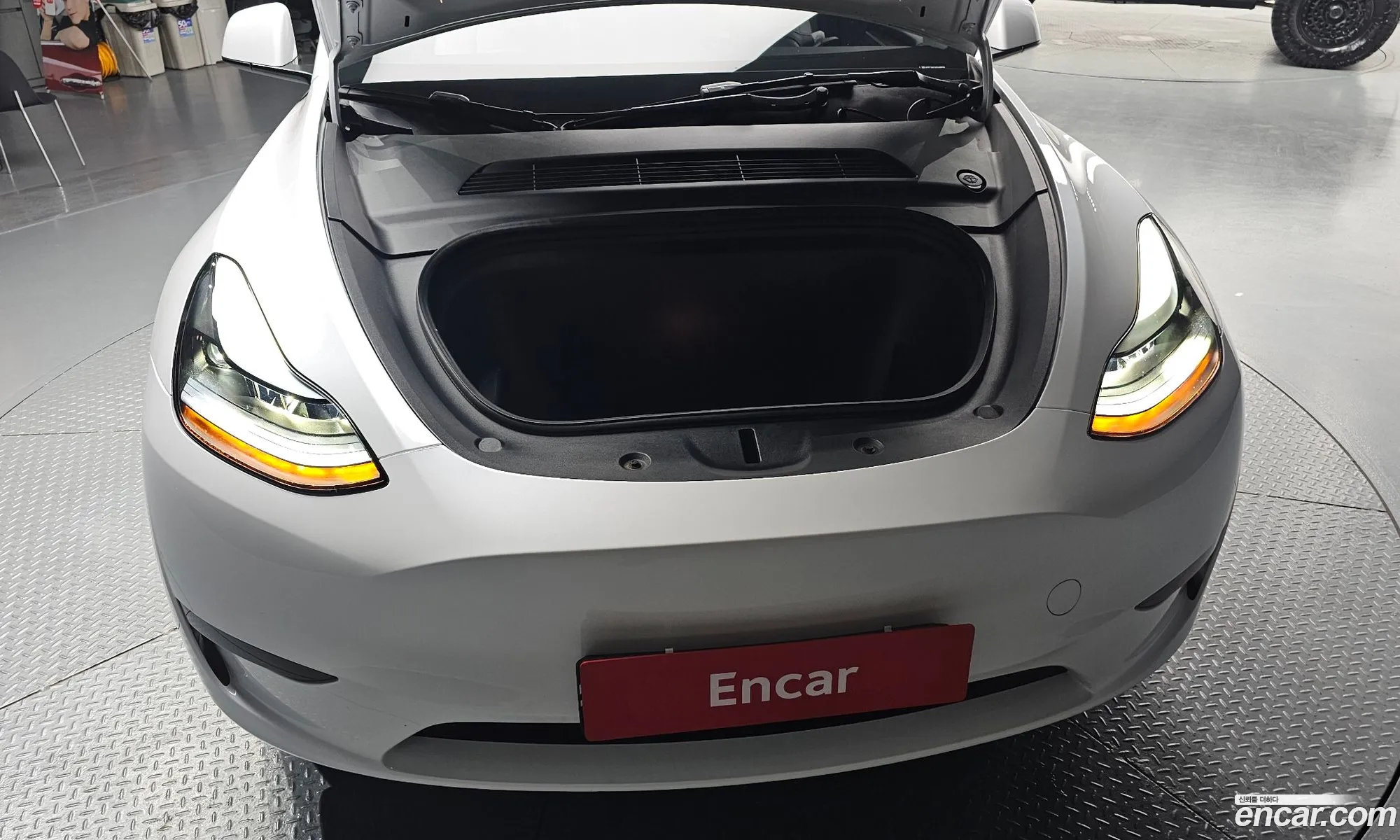 Tesla Model Y 2024 — 13