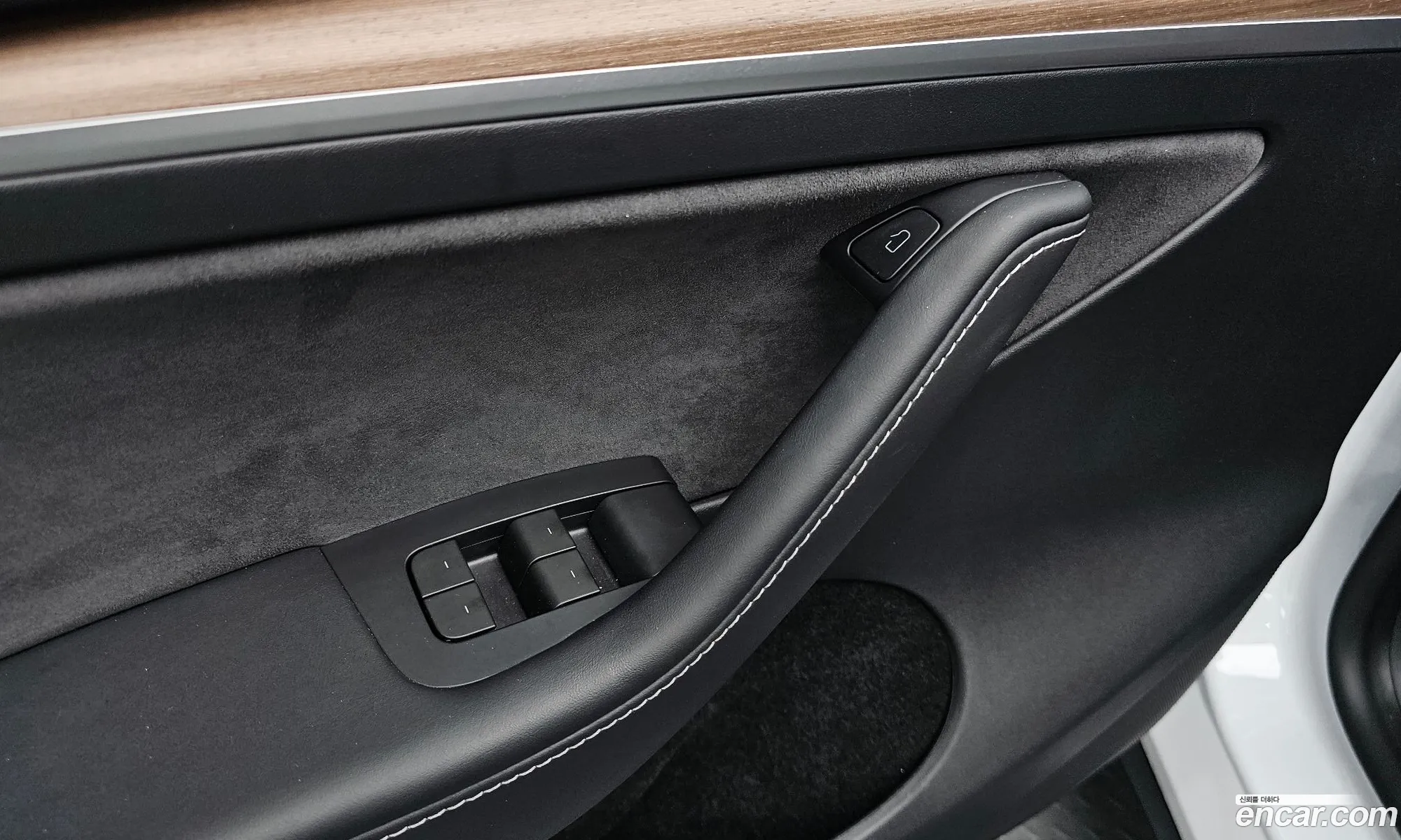 Tesla Model Y 2024 — 28