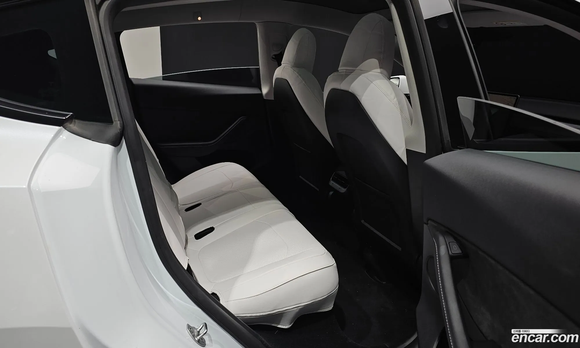 Tesla Model Y 2024 — 6