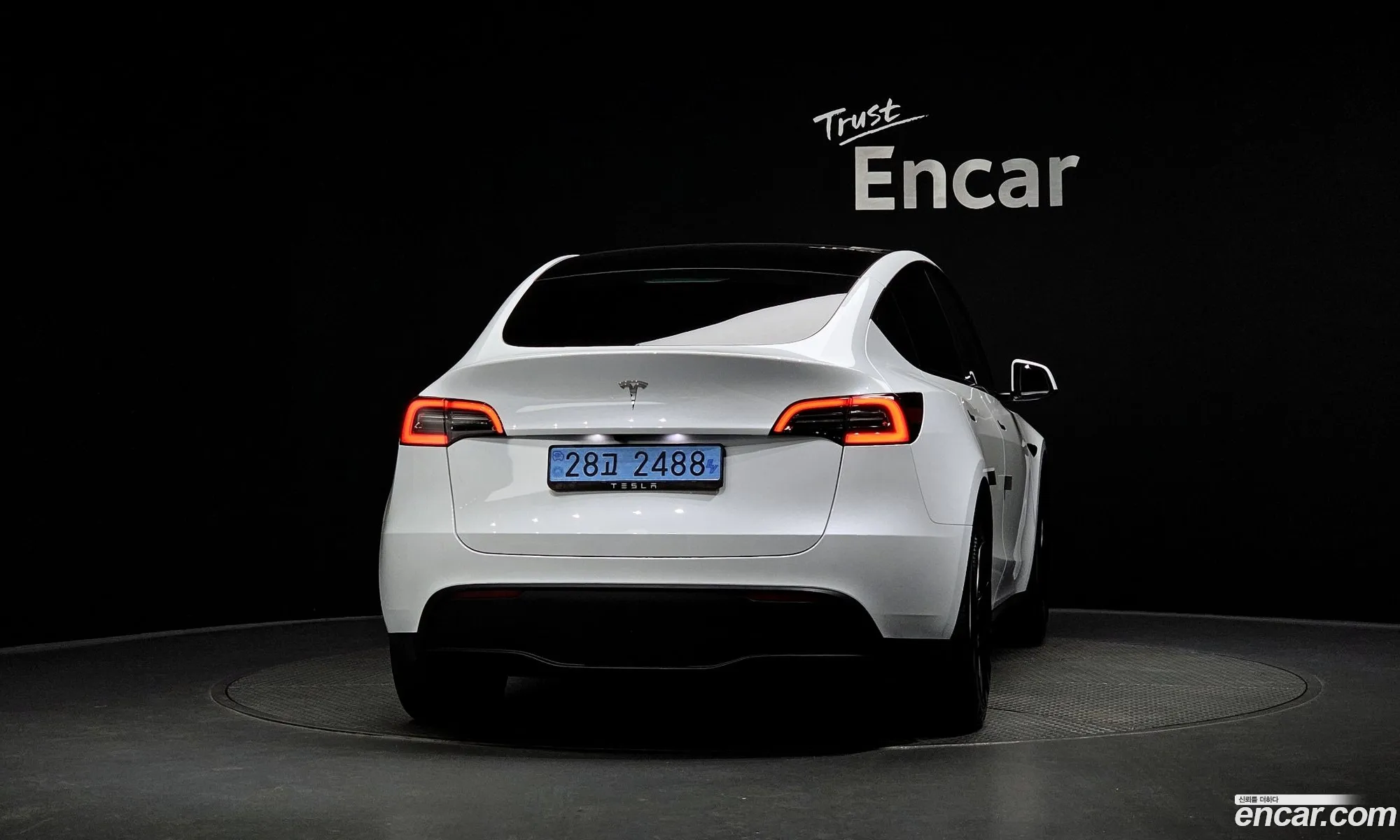 Tesla Model Y 2024 — 26