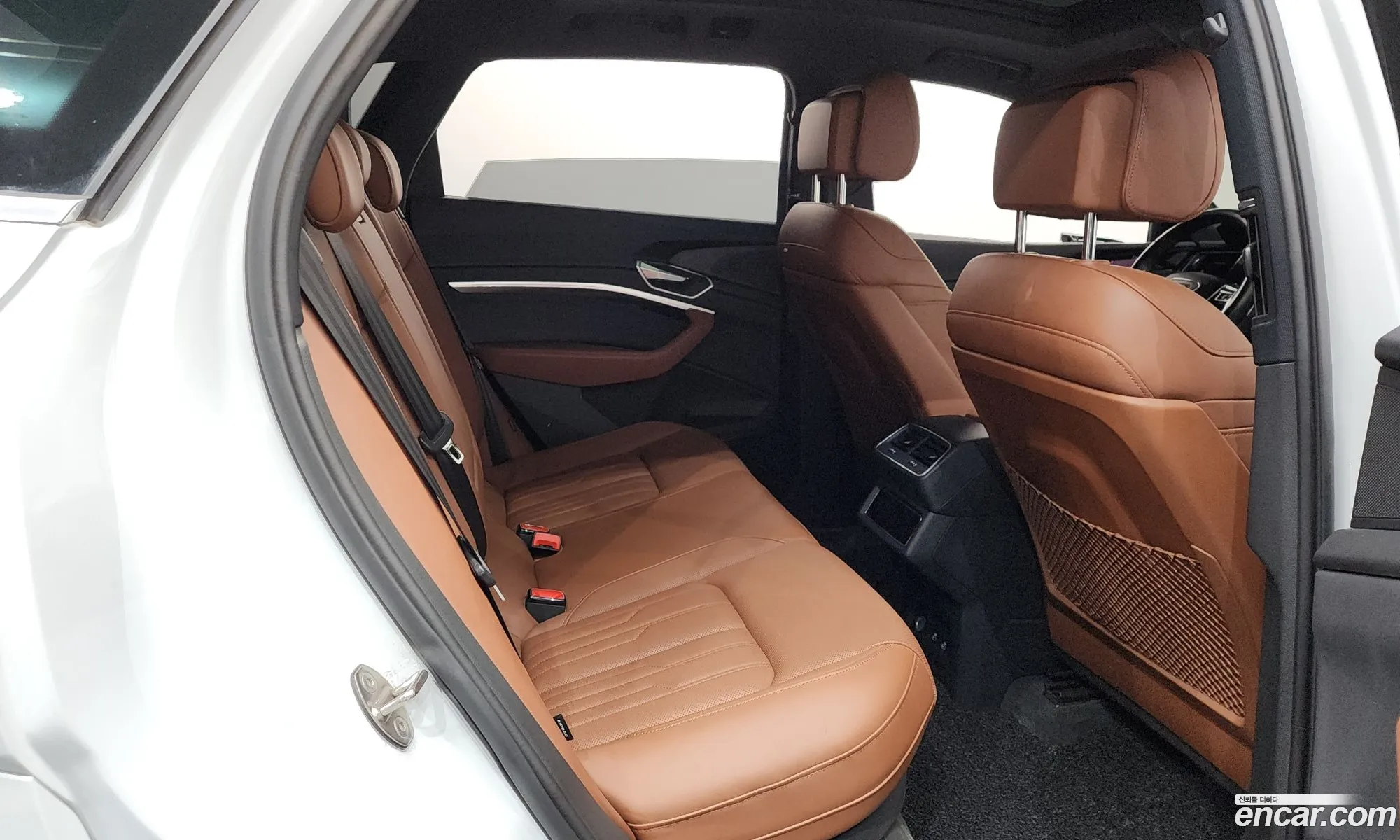 Audi e-tron 2021 WAUZZZGE5NB001740 — 7