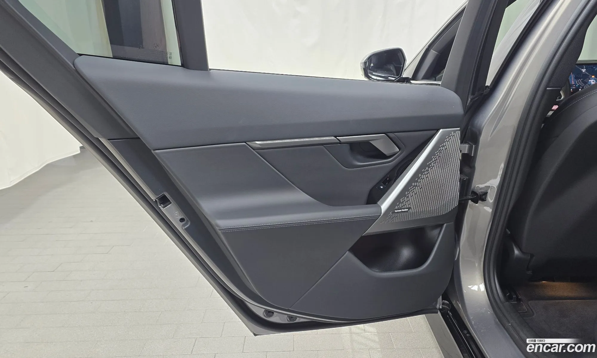 BMW 5 Series 2025 — 5