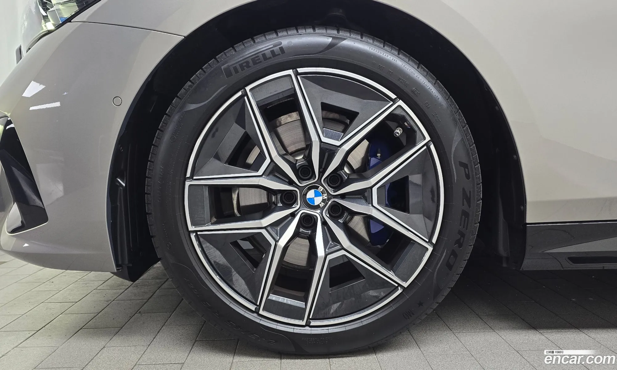 BMW 5 Series 2025 — 6