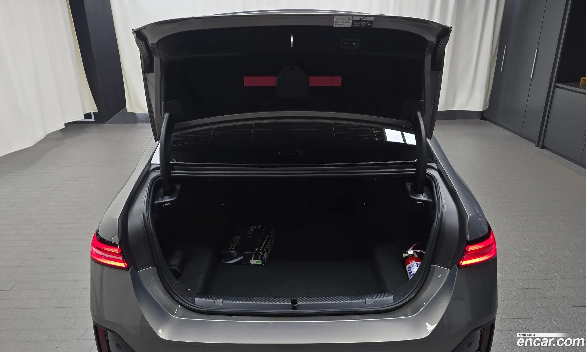 BMW 5 Series 2025 — 3
