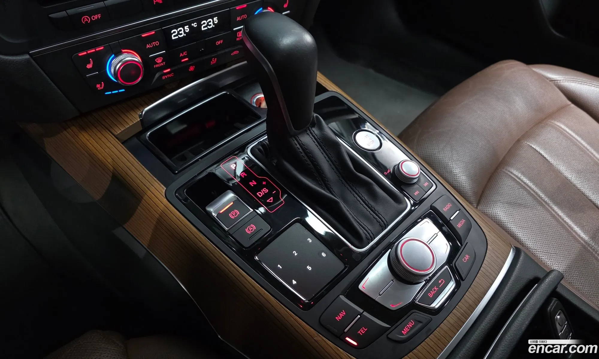 Audi A6 2015 — 19