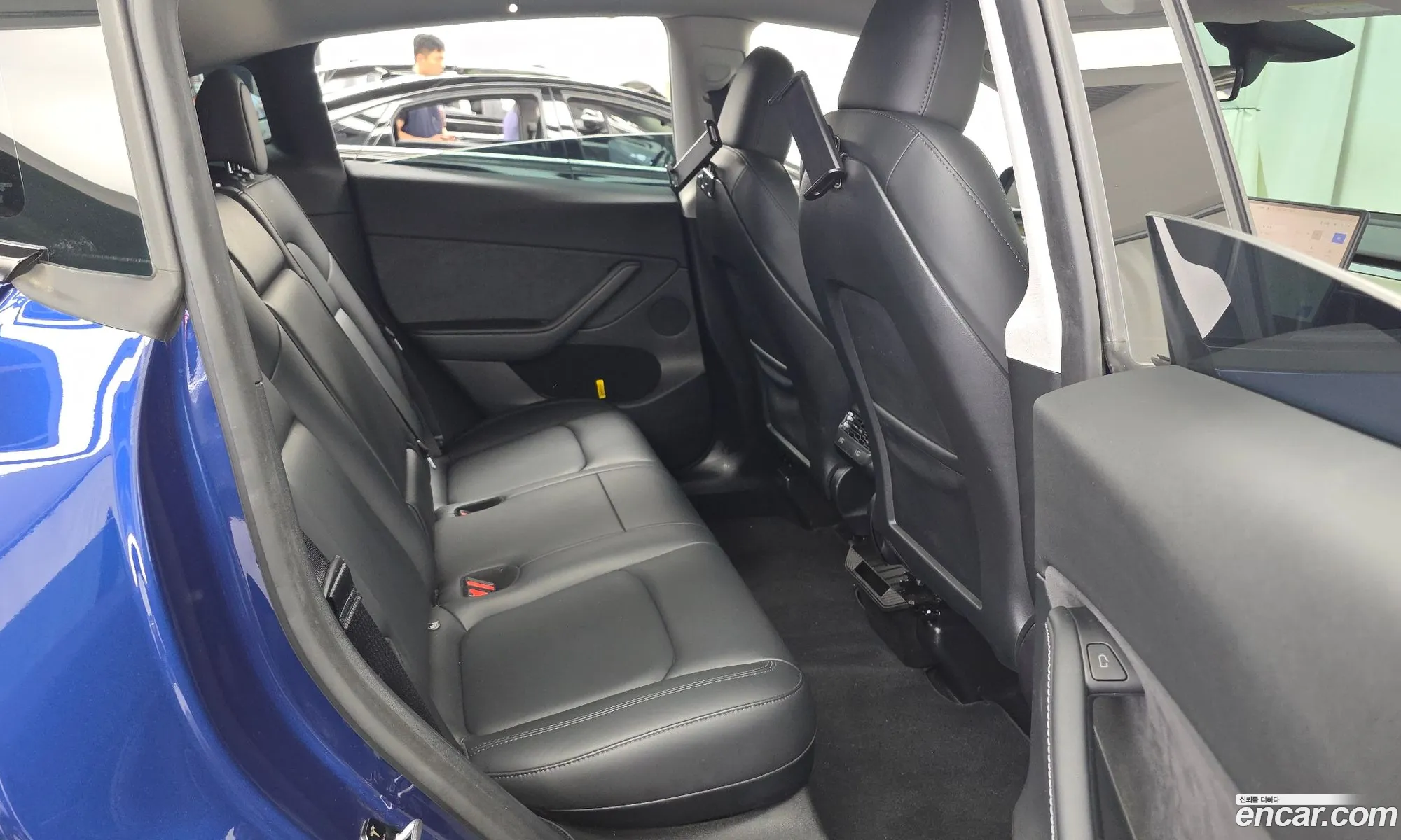 Tesla Model Y 2025 — 18