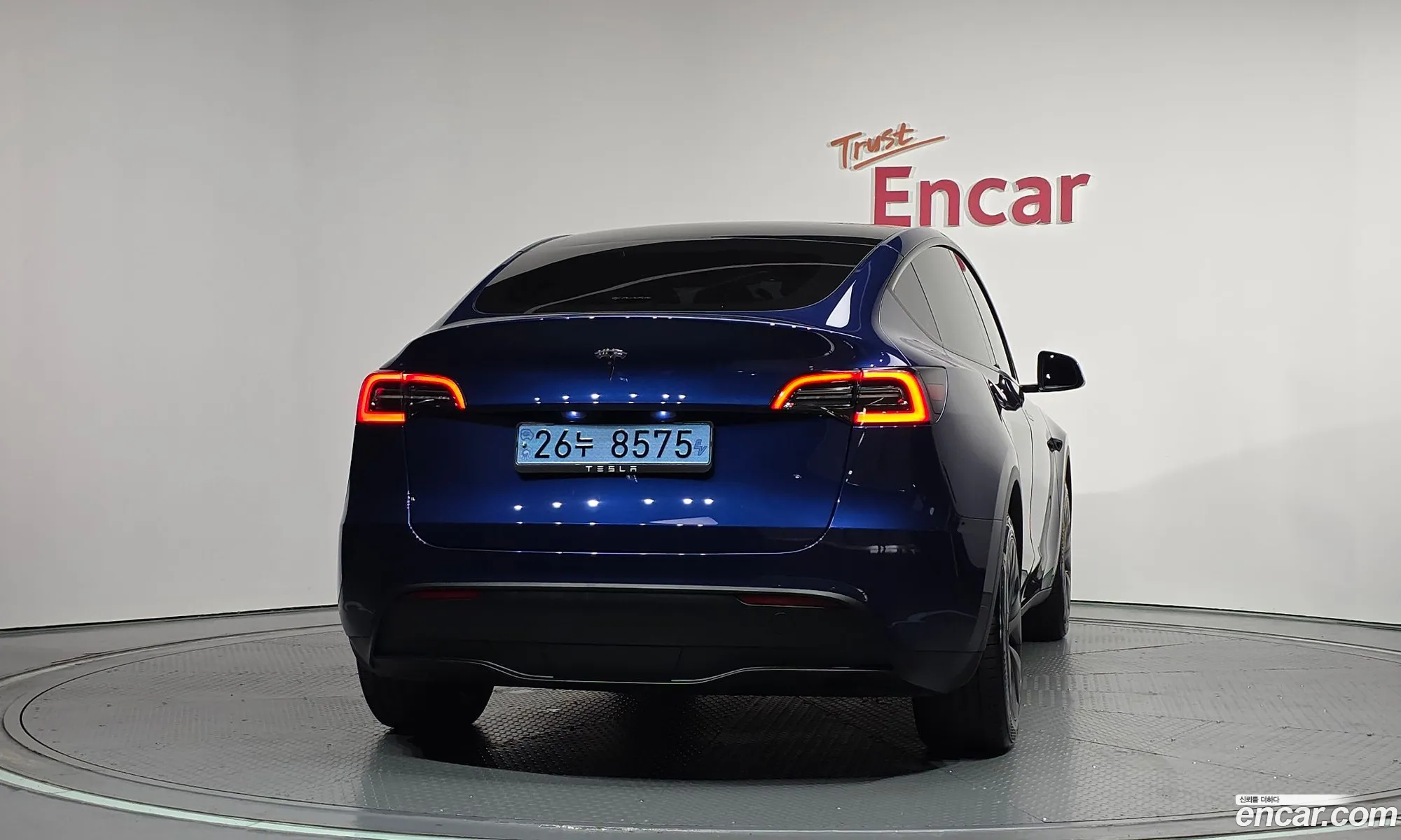 Tesla Model Y 2025 — 13