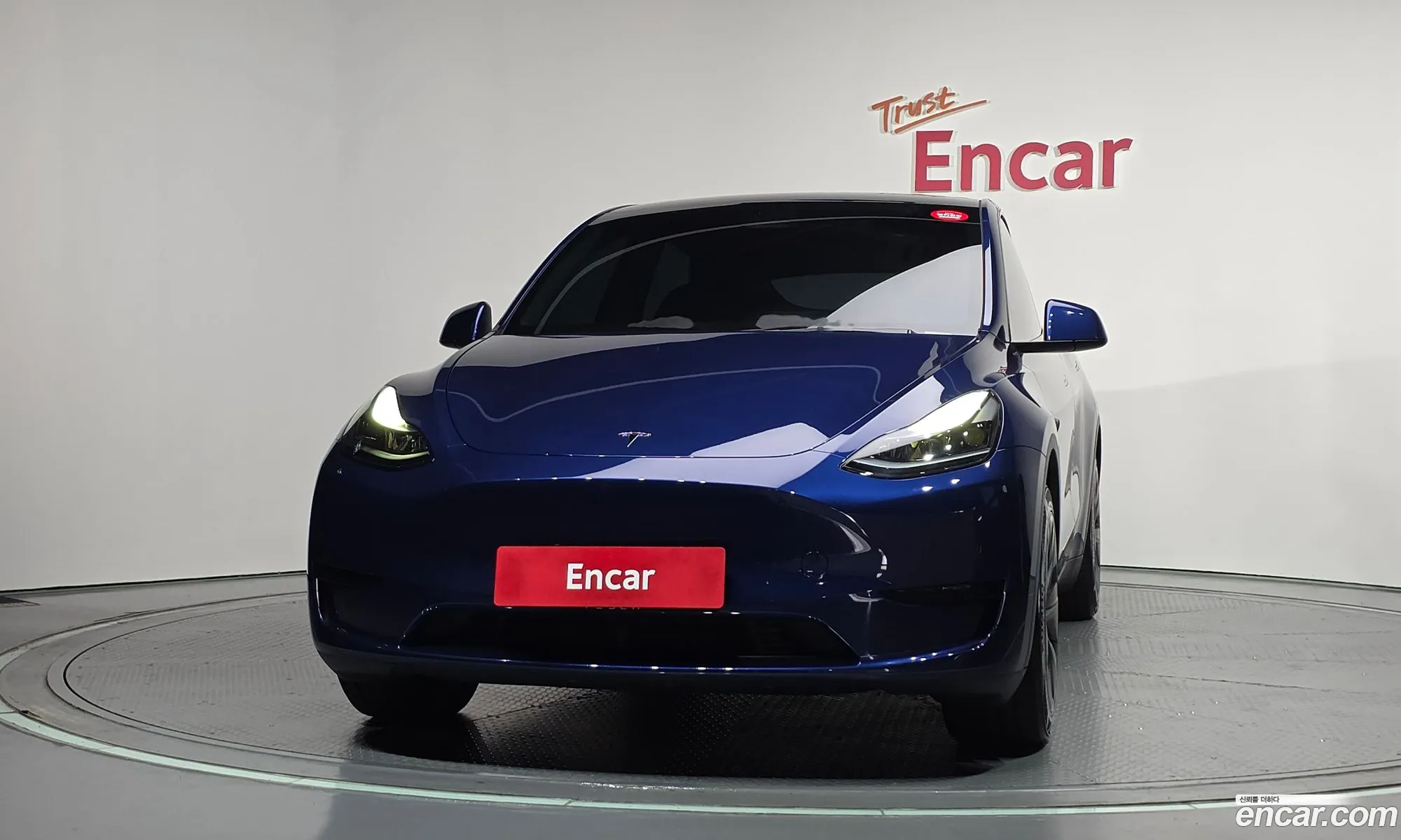 Tesla Model Y 2025 — 16