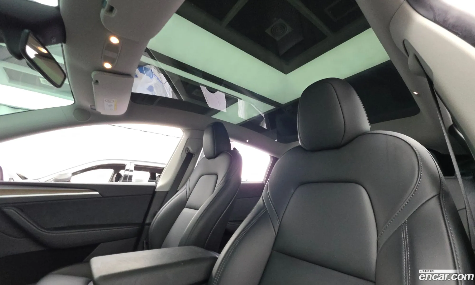 Tesla Model Y 2025 — 5